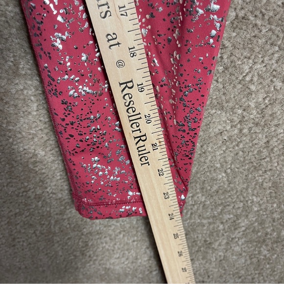 Sweaty Betty Goddess 7/8 Legging Size Medium Red Terrazzo Foil Print Workout NEW - Picture 5 of 10